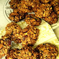 Ciasteczka bardzo owsiane z bakaliami