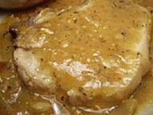 Fot. bryndka, Kotlety schabowe  w sosie cebulowo-miodowym
