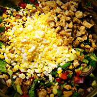 Sałatka z kurczakiem wypasiona