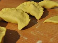 Fot. MIENTA, Pieczone pierożki z jabłkami