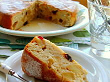 Fot. kasia_sach, Ciasto z białek z prażonymi jabłkami i suszonymi owocami