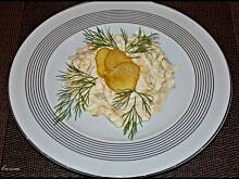 Fot. bronislawa70, Surówka z jajka i ogórka kiszonego.