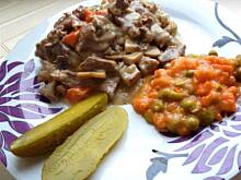 Fot. Mama - Różyczki, Łopatka w sosie pieczarkowo śmietanowym - Seria tanie obiady