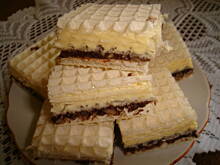 Fot. yette, Wafel z masą mleczno - orzechową.