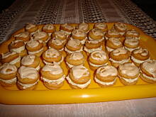 Fot. yette, Ciastka z bezą i masą kokosową