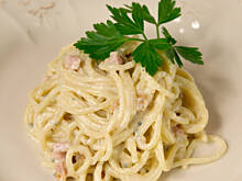 Fot. Wkn, Makaron z sosem dauvergne - syte danie w 15 minut