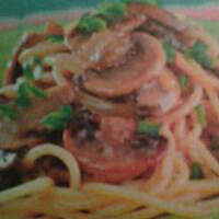 Makaron z pieczarkami