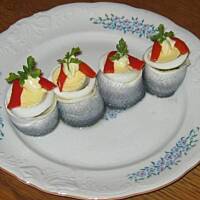 Roladki śledziowe z ogórkiem