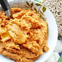 Pasta z białej fasoli z suszonymi pomidorami