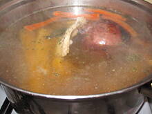 Fot. ziera, rosół z kury lub królika