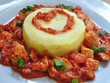 Fot. MIENTA, Kurczak z pomidorami i parmezanem