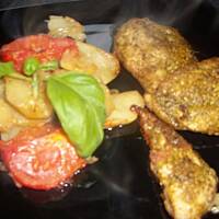 Filety w sosie pesto z warzywami.