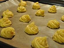 Fot. MIENTA, Mini ptysie z nutellą i bitą śmietaną