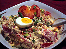 Fot. przejs, Mocno czosnkowa sałatka z surimi