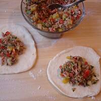 Drożdżowe pierogi z rybą