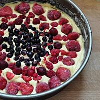 Pyszne ciasto z owocami lata