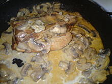 Fot. Kolorowa75, żeberka w sosie pieczarkowym