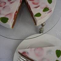 Tort serowo – truskawkowy