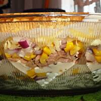 Sałatka warstwowa z tuńczykiem