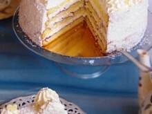 Fot. megii013, Tort migdałowo-śmietanowo-porzeczkowy