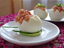 Fot. MIENTA, Jajka z pikantnym twarożkiem