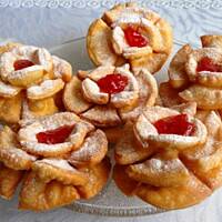 Róże karnawałowe, faworki