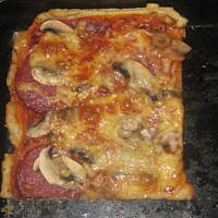 Cienka pizza z pizza hut