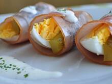 Fot. MIENTA, Jajka w polędwicy łososiowej