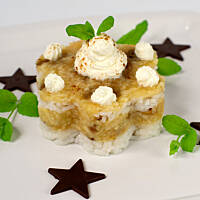 Ryż z jabłkiem i śmietaną bez pieczenia - szybki obiad na słodko