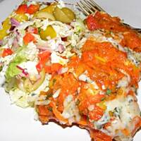 Kolacja we dwoje drób pod pierzynką z dodatkiem sałaty