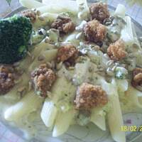 Makaron z sosem brokułowym