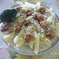 Makaron z sosem brokułowym