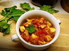 Fot. APM, Kurczak w papryce i pomidorach