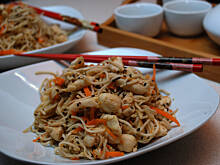 Fot. katy12, Makaron Udon z kurczakiem z sezamem