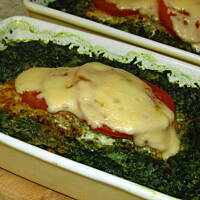 Łosoś zapiekany na szpinaku