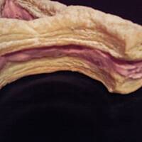 Francuska 'Wieża Eiffla' z malinami