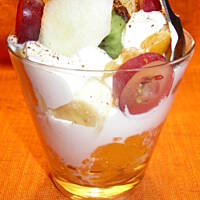 Sałatka owocowa pod śnieżnobiałą kołderką