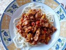 Fot. Anna Z, Makaron z sosem mięsno-warzywnym