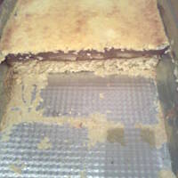 Biszkopt z jabłkami, galaretką i kokosem.