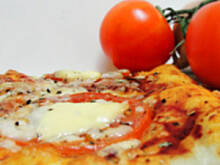 Fot. Bahati, Pizza (ciasto Bahati)