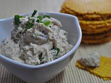 Fot. MIENTA, Pikantna pasta jajeczna z łososiem wędzonym