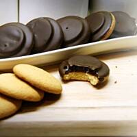 Biszkopty z galaretką w polewie