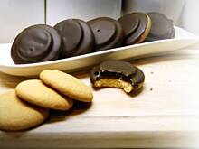 Fot. APM, Biszkopty z galaretką w polewie