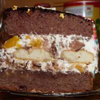 Tort z kremem wafelkowo-brzoskwiniowym