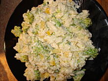 Fot. luciweg, zielono -żółta sałatka