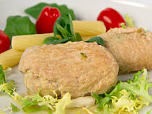 Fot. Wkn, Roladki z indyka z cukinią