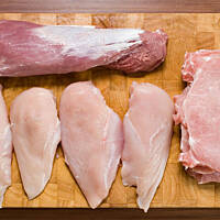 Szaszłyki z sosem satay - ไก่และหมูราดซอสสะเต๊ะ