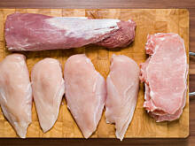 Fot. aro001, Szaszłyki z sosem satay - ไก่และหมูราดซอสสะเต๊ะ