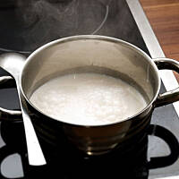 Szaszłyki z sosem satay - ไก่และหมูราดซอสสะเต๊ะ