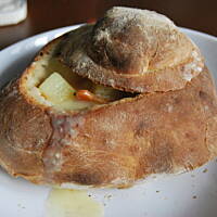 Okrągły chlebek do żurku w chlebie